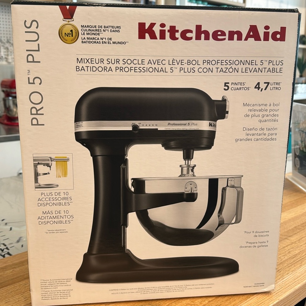 Kitchen Aid Pro 5 Plus: 5 quarts 4.7 Liters